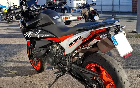 Gebrauchtmotorrad KTM 890 SMT - Bild 5