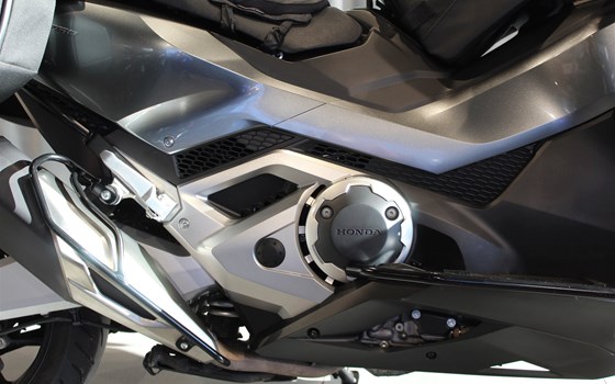 Gebrauchtmotorrad Honda Forza 750 - Bild 2