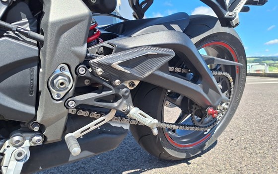 Gebrauchtmotorrad Triumph Street Triple R - Bild 7