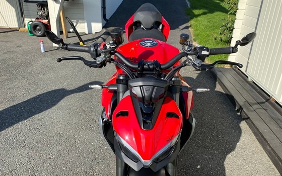 Gebrauchtmotorrad Ducati Streetfighter V2 - Bild 1