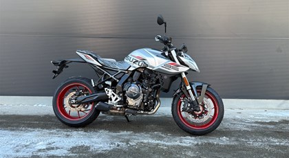 Neumotorrad Suzuki GSX-8S