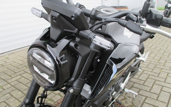 Neufahrzeug Honda CB125R - Bild 6