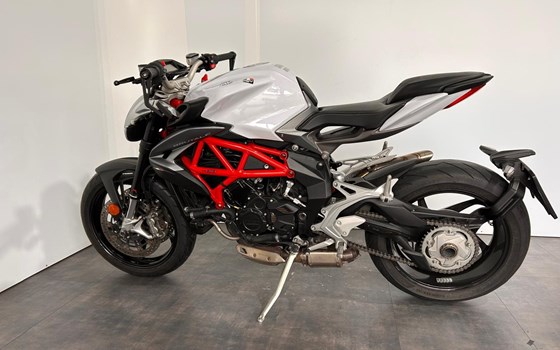 Gebrauchtmotorrad MV Agusta Brutale 800 - Bild 6