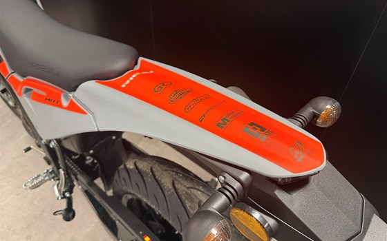 Neufahrzeug Rieju MRT 50 SM Matt Grey - Bild 8