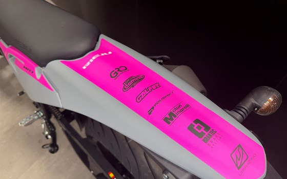 Neufahrzeug Rieju MRT 50 SM Matt Grey - Bild 6