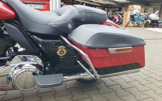 Gebrauchtmotorrad Harley-Davidson Electra Glide Ultra Classic FLHTCU - Bild 10