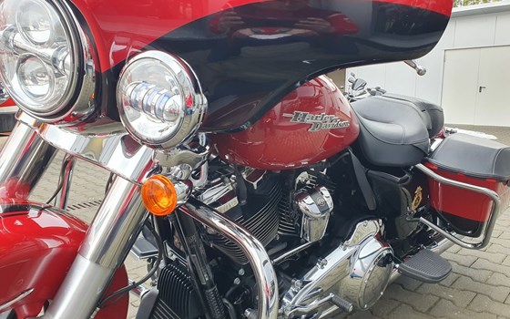 Gebrauchtmotorrad Harley-Davidson Electra Glide Ultra Classic FLHTCU - Bild 13