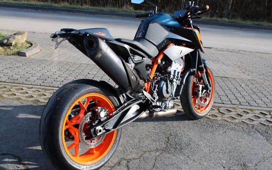 Gebrauchtmotorrad KTM 890 Duke R - Bild 4