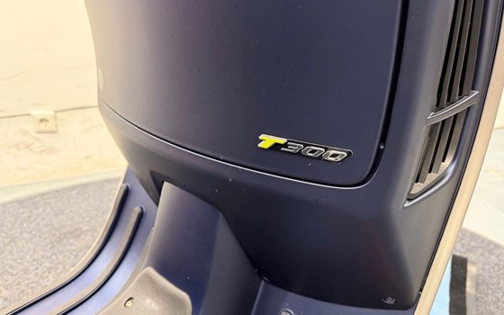 Gebrauchtmotorrad Vespa GTS 300 Super Tech - Bild 11
