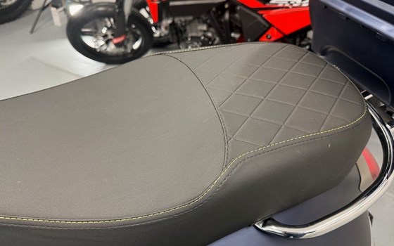 Gebrauchtmotorrad Vespa GTS 300 Super Tech - Bild 13