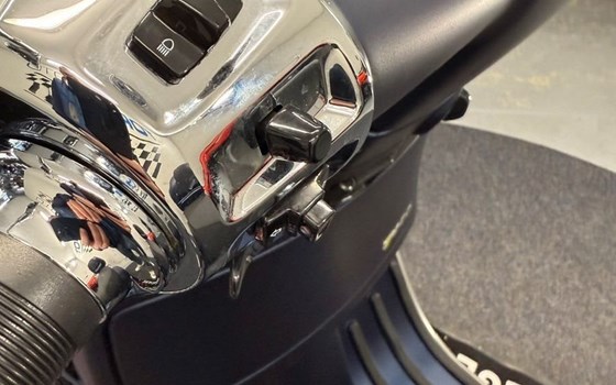 Gebrauchtmotorrad Vespa GTS 300 Super Tech - Bild 14