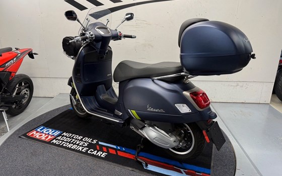 Gebrauchtmotorrad Vespa GTS 300 Super Tech - Bild 2