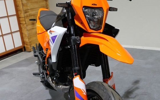 Neufahrzeug KTM 390 SMC R - Bild 4