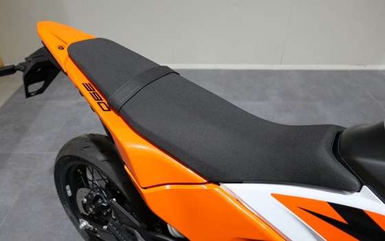 Neufahrzeug KTM 390 SMC R - Bild 6