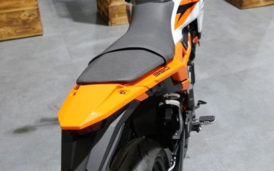 Neufahrzeug KTM 390 SMC R - Bild 9