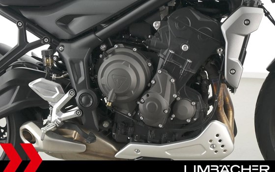 Gebrauchtmotorrad Triumph Trident 660 - Bild 25