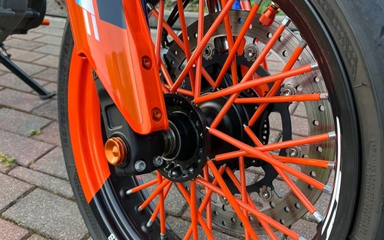 Gebrauchtmotorrad KTM 690 SMC R - Bild 5