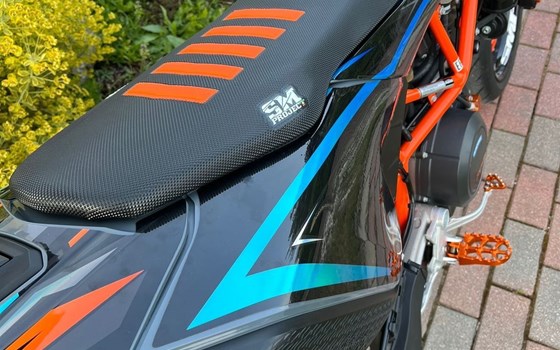 Gebrauchtmotorrad KTM 690 SMC R - Bild 6