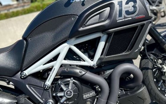 Gebrauchtmotorrad Ducati Diavel Carbon - Bild 2