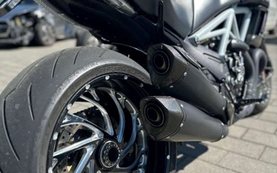 Gebrauchtmotorrad Ducati Diavel Carbon - Bild 4
