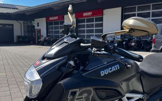 Gebrauchtmotorrad Ducati Diavel Carbon - Bild 6