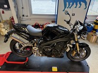 Gebrauchtmotorrad Triumph Speed Triple 1050 