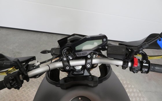 Gebrauchtmotorrad Yamaha MT-09 - Bild 4