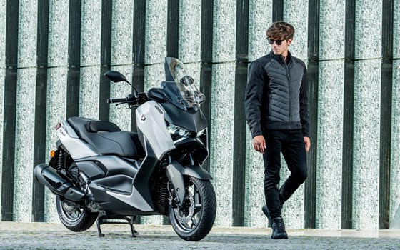 Neufahrzeug Yamaha XMAX 300 Tech MAX+ - Bild 15
