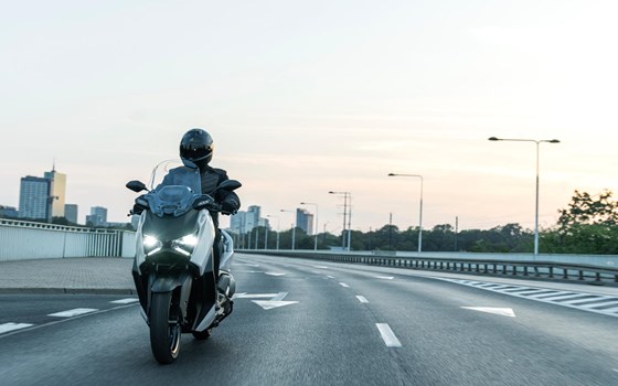 Neufahrzeug Yamaha XMAX 300 Tech MAX+ - Bild 8