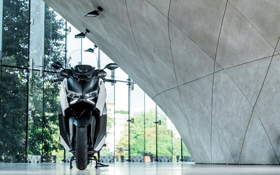 Neufahrzeug Yamaha XMAX 300 Tech MAX+ - Bild 18