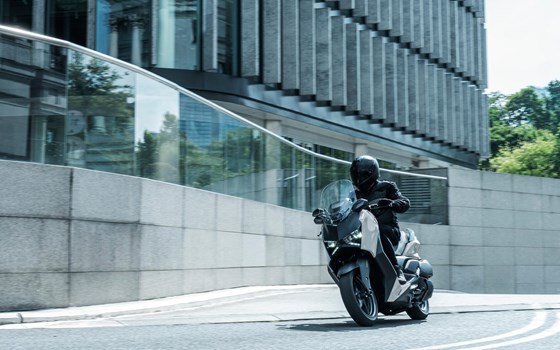 Neufahrzeug Yamaha XMAX 300 Tech MAX+ - Bild 9