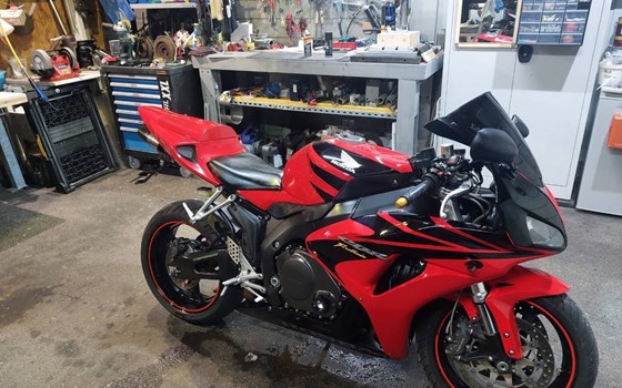 Gebrauchtmotorrad Honda CBR1000RR Fireblade - Bild 1