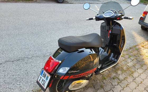 Gebrauchtmotorrad Vespa GTS 300 Super - Bild 1