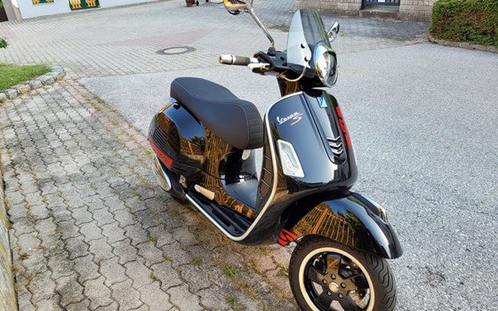 Gebrauchtmotorrad Vespa GTS 300 Super - Bild 2
