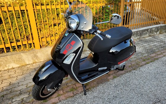 Gebrauchtmotorrad Vespa GTS 300 Super - Bild 7