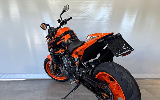 Gebrauchtmotorrad KTM 890 Duke GP - Bild 15