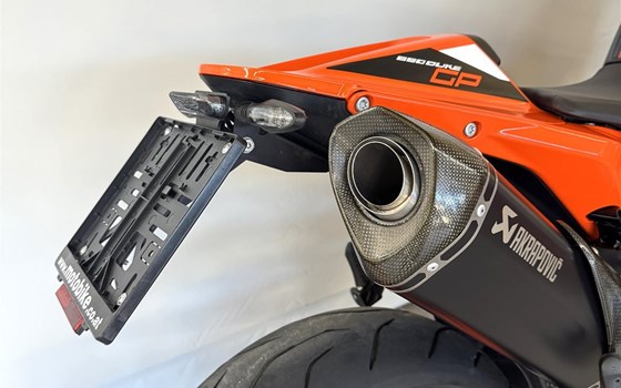 Gebrauchtmotorrad KTM 890 Duke GP - Bild 3