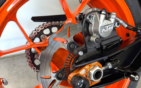 Gebrauchtmotorrad KTM 890 Duke GP - Bild 5