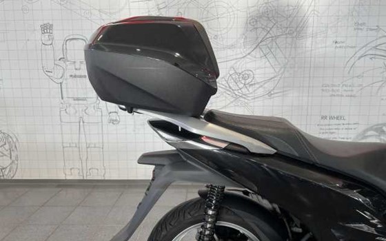 Gebrauchtmotorrad Honda SH150i - Bild 2