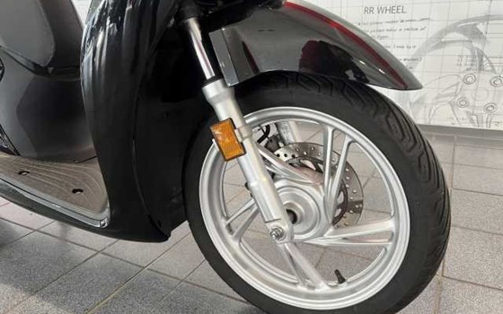 Gebrauchtmotorrad Honda SH150i - Bild 5