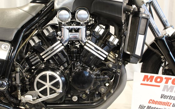 Gebrauchtmotorrad Yamaha V-Max VMX 1200 - Bild 3