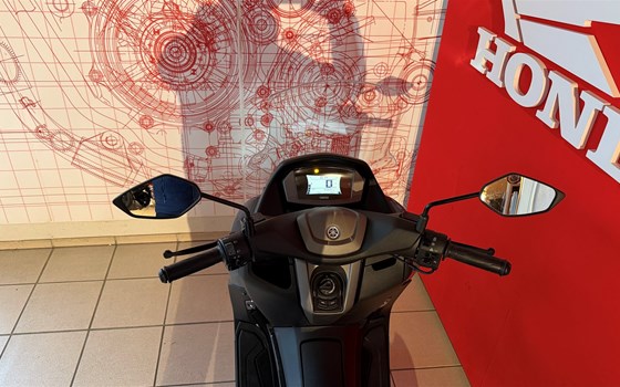 Gebrauchtmotorrad Yamaha NMAX 125 - Bild 8