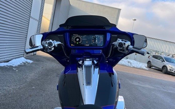 Gebrauchtmotorrad Harley-Davidson CVO Street Glide FLHXSE - Bild 12