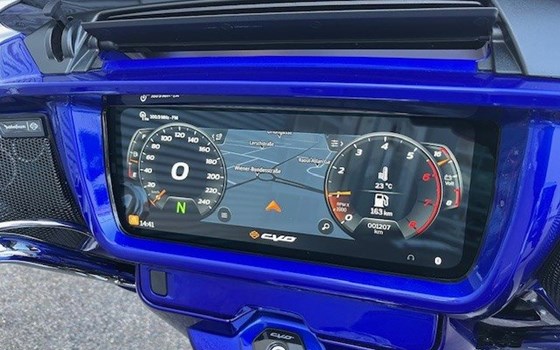 Gebrauchtmotorrad Harley-Davidson CVO Street Glide FLHXSE - Bild 14