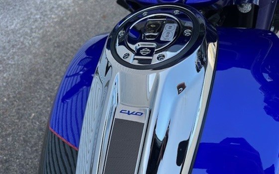 Gebrauchtmotorrad Harley-Davidson CVO Street Glide FLHXSE - Bild 15