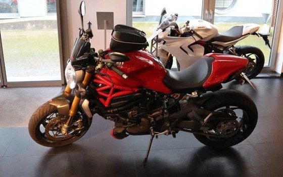 Gebrauchtmotorrad Ducati Monster 1200 S - Bild 1