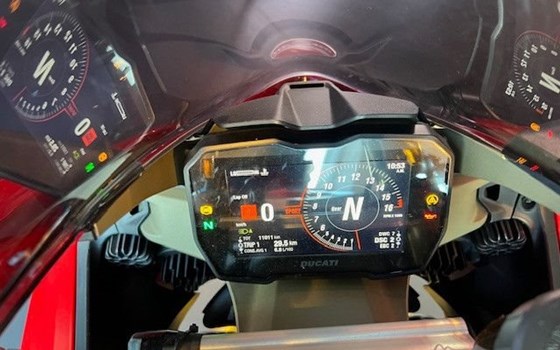 Gebrauchtmotorrad Ducati Panigale V4 S - Bild 9