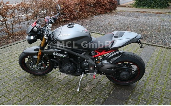 Gebrauchtmotorrad Triumph Speed Triple R - Bild 1