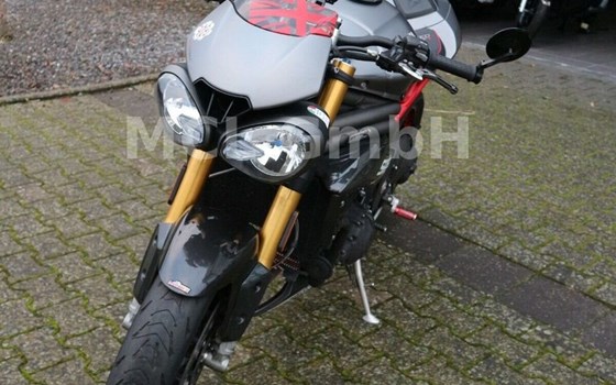Gebrauchtmotorrad Triumph Speed Triple R - Bild 3