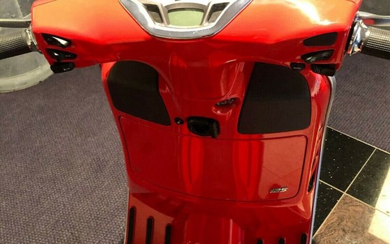 Neufahrzeug Vespa GTS 125 - Bild 11